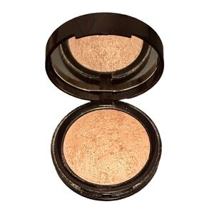 Mally beauty luminizer glowing goddess